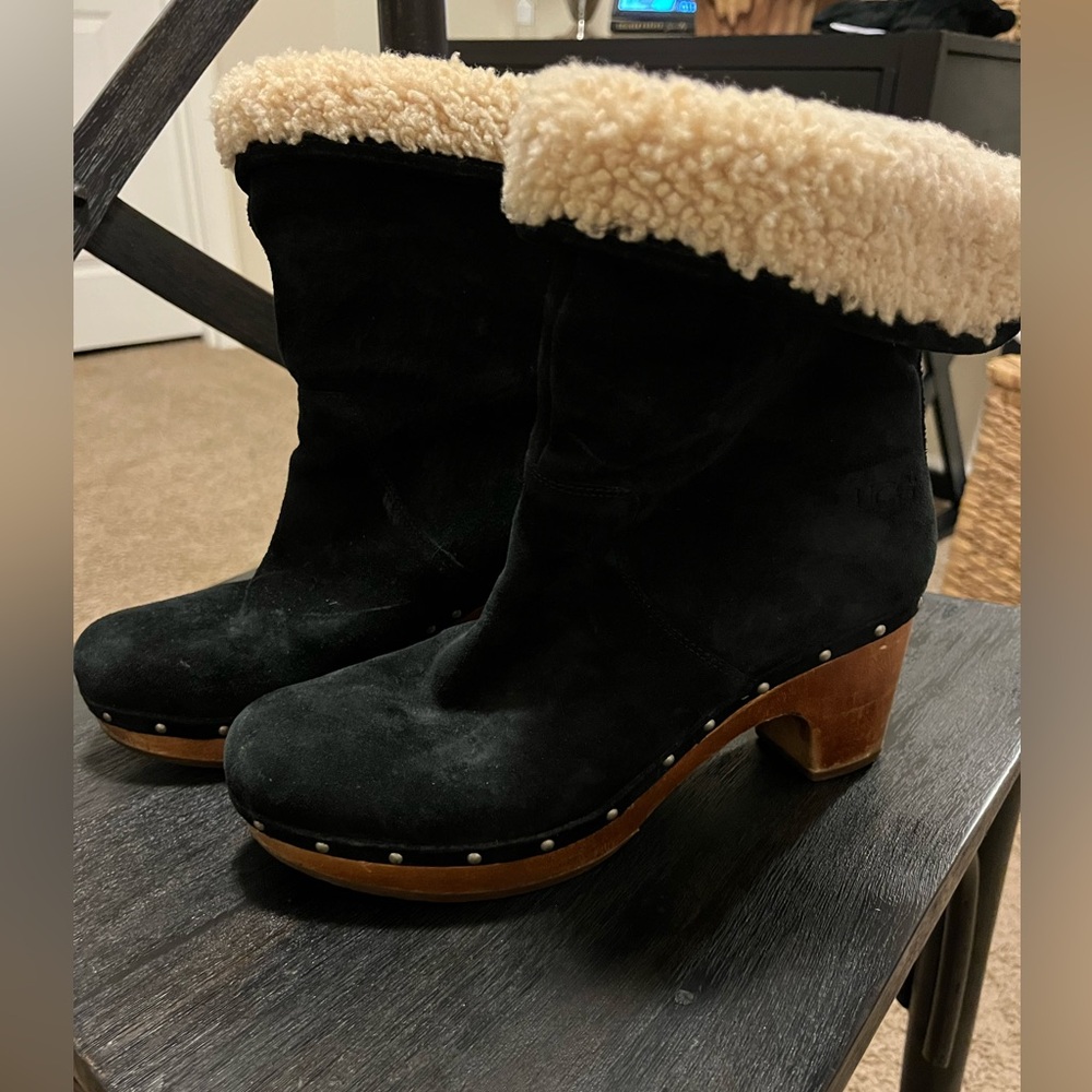 UGG - Lynnea Fold Over Heel Boot
Suede with Sheepskin.